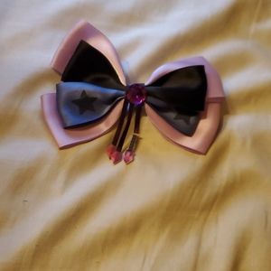 A steven universe hair clip